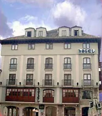 Crisol Mesón Del Cid 3*