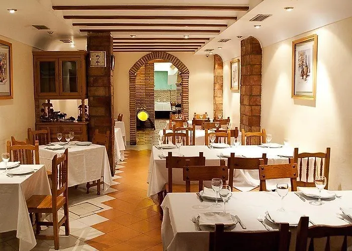 Crisol Meson Del Cid 酒店